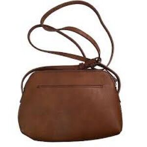 Universal thread brown crossbody!